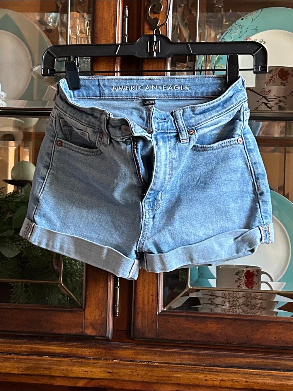 American Eagle Outfitters Light Wash Denim Roll-Cuff Women's Shorts-MOM shorts